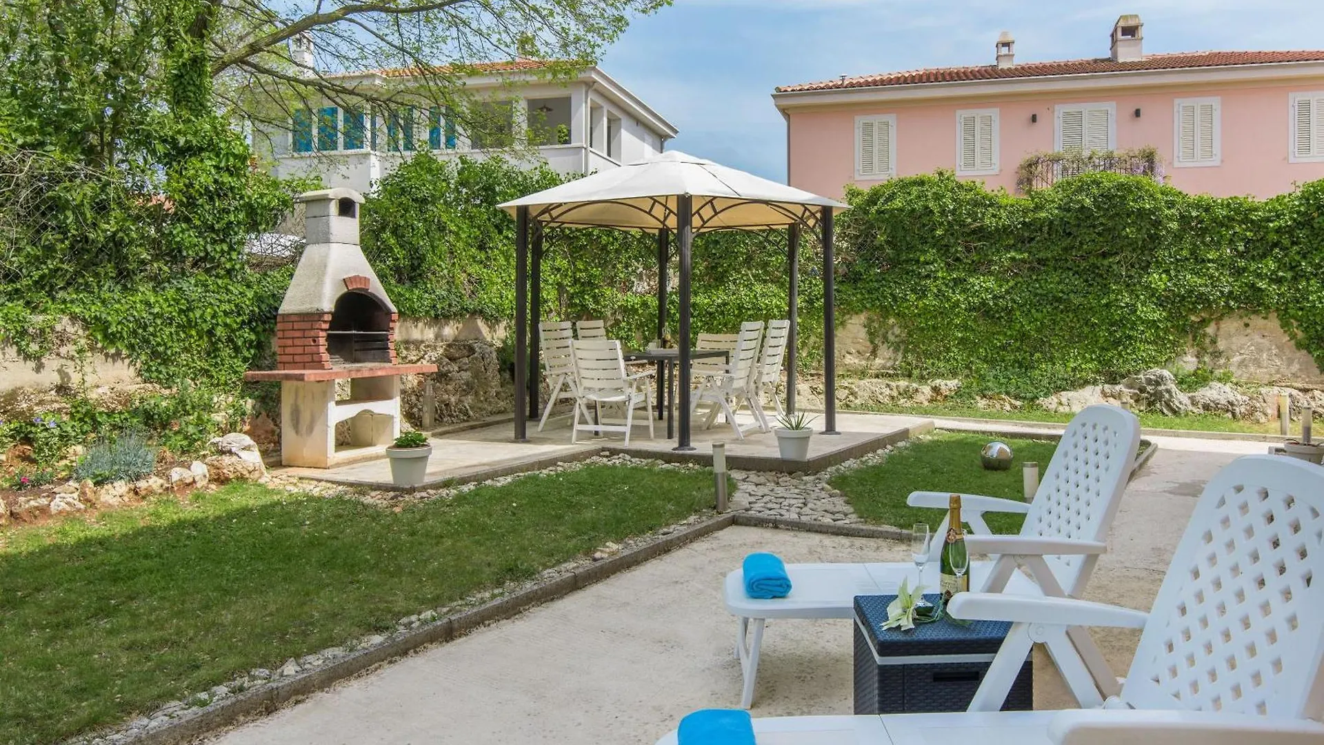Appartamento Charmante Wohnung In Funtana Mit Grill